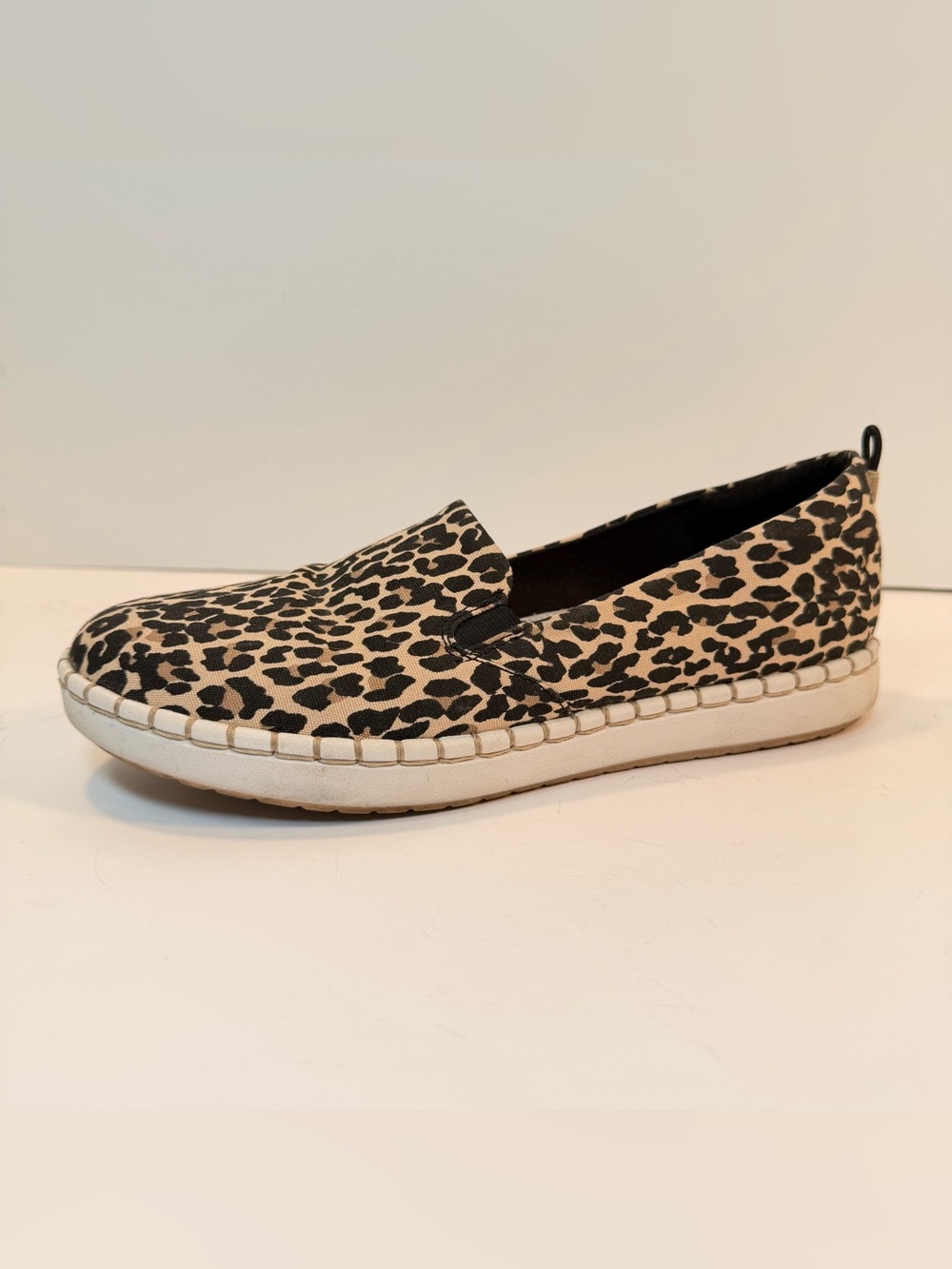 Clarks Cloudsteppers Step Glow Jade Womens Loafers Leopard Print Size 9.5M